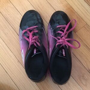 Girls umbro cleats